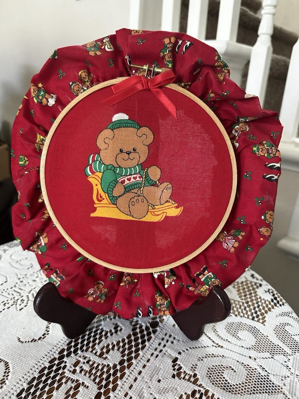 1985 GIFTCO Wood & Fabric Embroidery Hoop Santa Bear Christmas